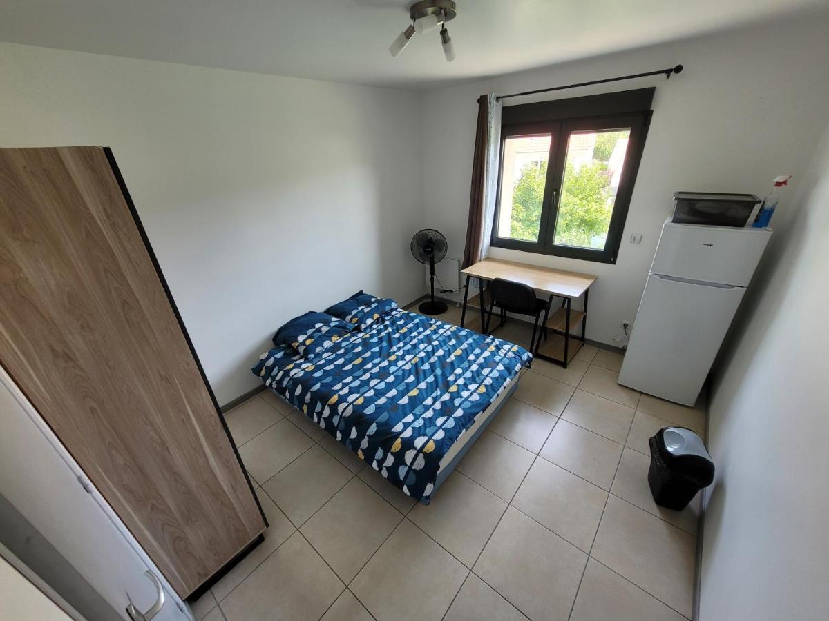 Residence De La Gare, Chambre Meublee Longjumeau Luaran gambar
